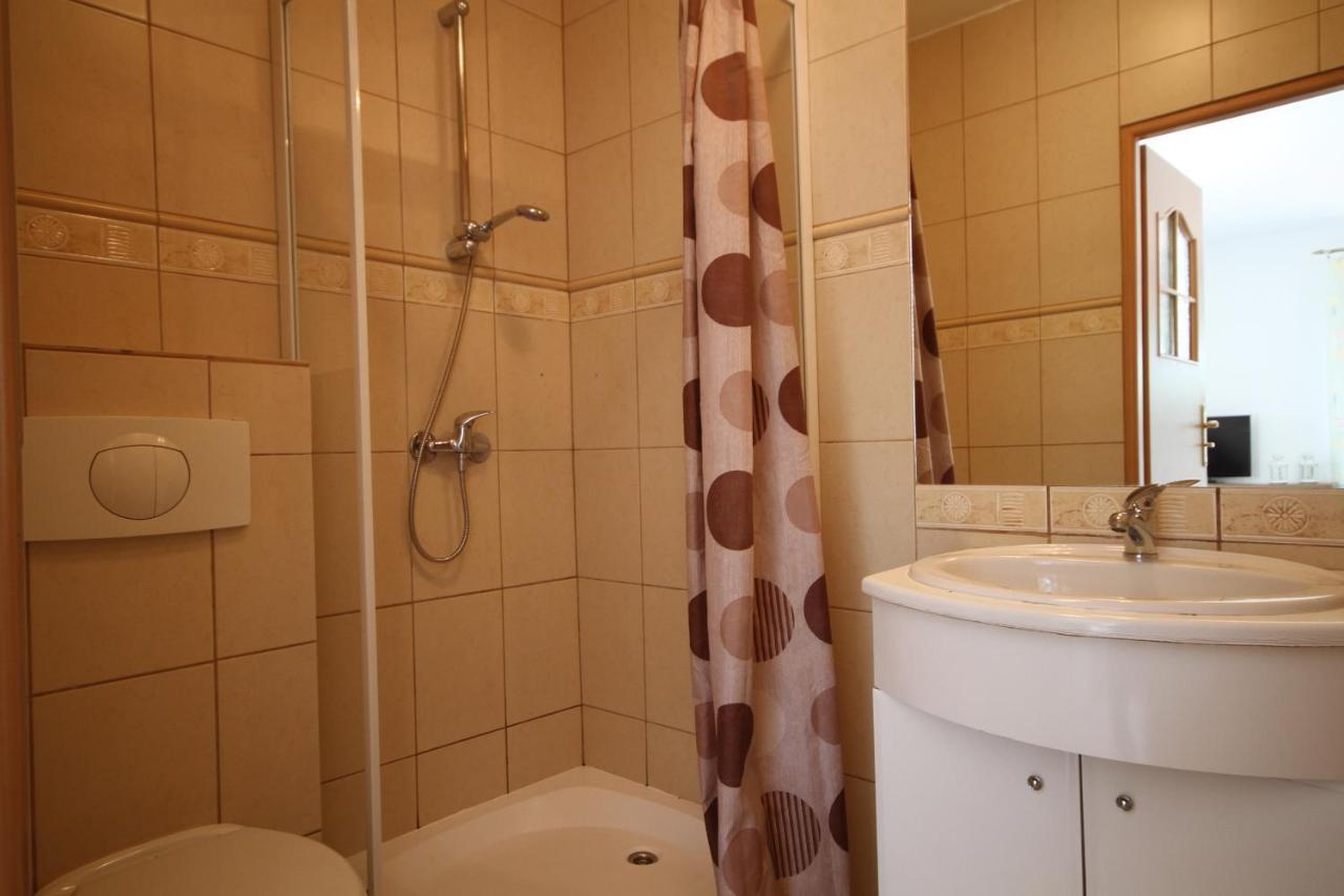 Pokoje Goscinne Lidia Leba Bagian luar foto